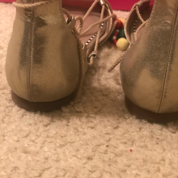 Betsey Johnson Gold wrap tie sandal. - Picture 5 of 5